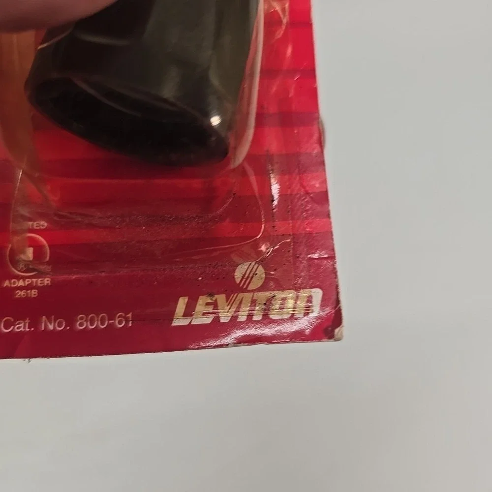 Leviton 61-B Brown Plug-In Light Socket Outlet Adapter Lampholder Plug 125V 600W